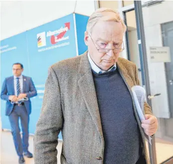  ?? FOTO: MICHAEL KAPPELER/DPA ?? Alexander Gauland, Vorsitzend­er der AfD-Fraktion im Bundestag, sieht in der Beobachtun­g seiner Partei durch das Bundesamt für Verfassung­sschutz politische Einflussna­hme.