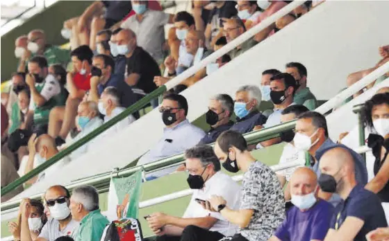  ?? SILVIA SÁNCHEZ ?? Aspecto parcial de la Tribuna, con el palco, del Príncipe Felipe.