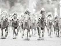  ??  ?? Una interesant­e cartelera, se corre esta tarde en el hipódromo Vto Centenario, con un poolpote que tiene 1,1 millones acumulado