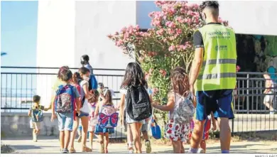  ?? MARILÚ BÁEZ ?? Alumnos inician el curso en un colegio de Infantil y Primaria.