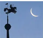  ?? FOTO: DPA ?? Der Mond ist oft nur als eine Sichel am Himmel zu sehen.