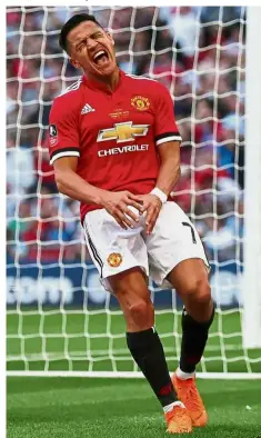  ??  ?? Lacking bite: Manchester United’s Alexis Sanchez failed to create a killer opportunit­y or have a shot on target during the English FA Cup match against Chelsea at Wembley on Saturday. — Reuters