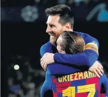  ?? ALBERT GEA/REUTERS ?? Celebração. Messi e Griezmann comemoram gol do Barça