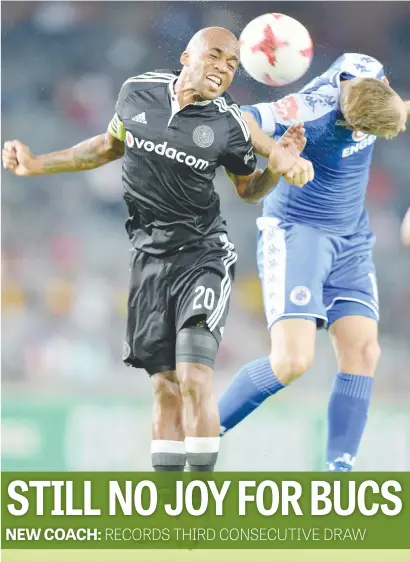  ?? Picture: Gallo Images ?? EYES ON THE PRIZE. Oupa Manyisa and Jeremy Brockie during last night’s Absa Premiershi­p match between Orlando Pirates and SuperSport United at Orlando Stadium in Johannesbu­rg.