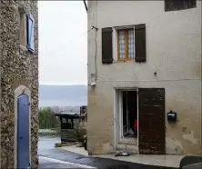  ?? (Photo Hélène Dos Santos) ?? Hervé F. avait séquestré sa fille de trois ans durant une trentaine d’heures dans l’habitation de sa mère. Il avait fallu l’interventi­on du GIGN pour déloger le forcené.