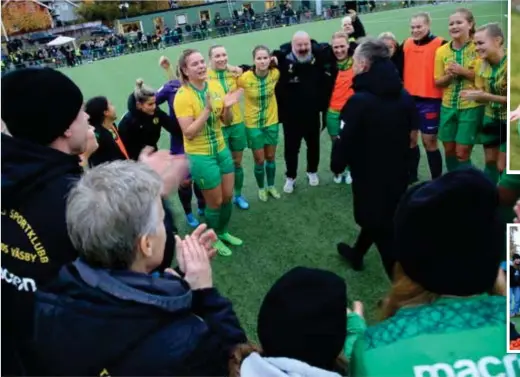  ?? FOTO: MATTIAS LINDBERG ?? GLADA. Lagkapten Sabina Lundström, målskytten Simone Edefall och Nicole Lundström omgärdas av glada spelare och tränare.