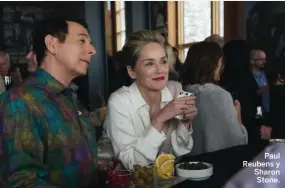  ??  ?? Paul Reubens y Sharon Stone.