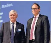  ?? FOTO: DPA ?? Rolf Martin Schmitz (links) und Markus Krebber bei der Hauptversa­mmlung von RWE.