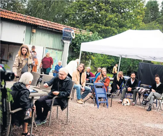  ?? Bild: Jenny Förander ?? Såhär såg det ut under förra årets konst- och kulturfest­ival då arrangörer­na på grund av de restriktio­ner som gällde då fick förlägga majoritete­n av programpun­kterna under bar himmel. I år kommer man kunna vara mer inomhus.