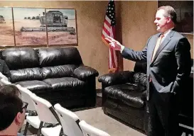  ?? [PHOTO BY CHRIS CASTEEL, THE OKLAHOMAN] ?? Lt. Gov. Todd Lamb speaks to Payne County Republican­s in Stillwater on Tuesday during a stop on his gubernator­ial campaign.