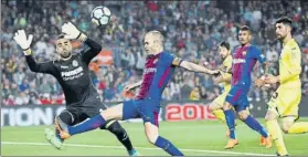 ?? FOTO: PEP MORATA ?? Andrés Iniesta volvió a brindar una gran actuación al público del Camp Nou