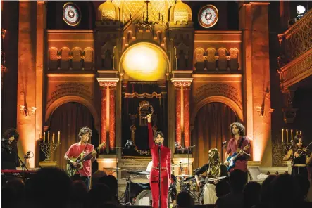  ?? (Edyta Dufaj) ?? ISRAELI-IRANIAN singer Liraz Charhi performs at the Tempel Synagogue in Krakow at the 31st Culture Festival this past summer.