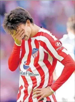  ?? ?? João Félix se lamenta tras el final del partido.