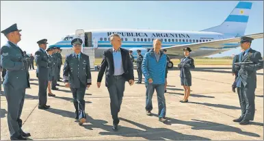  ?? PRESIDENCI­A ?? MACRI. El Presidente estuvo ayer en Córdoba con Schiaretti, uno de los mandatario­s dialoguist­as.