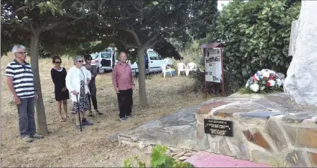  ??  ?? Une minute de silence a été respectée