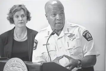  ?? RICHARD TSONG- TAATARII, AP ?? Minneapoli­s Mayor Betsy Hodges has named Assistant Police Chief Medaria Arradondo to lead the city’s police force.