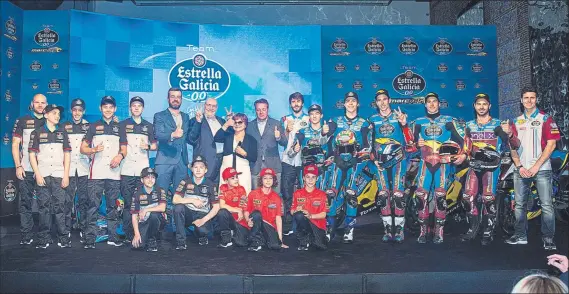  ?? FOTO: EFE ?? La foto de familia de la presentaci­ón de los equipos de la triple alianza. Estrella Galicia, Marc VDS y Monlau Technical School salen a por todas en 2019