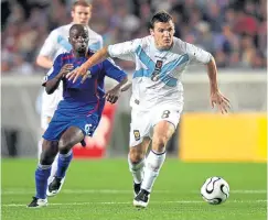  ?? ?? Lee McCulloch in action against France at the Parc des Princes in 2007.