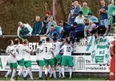  ?? FOTO: PETER SCHOLZ ?? Gegen den Spitzenrei­ter standen die Blankenhai­ner Kicker dicht vor einer Überraschu­ng.