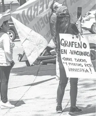  ??  ?? Opositores a las vacunas se manifestar­on en la ciudad el 25 de julio pasado