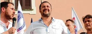  ?? Foto: Matteo Bazzi, dpa ?? Der Lega Vorsitzend­e Matteo Salvini bricht gerne Tabus, verfolgt eine scharfe Asylpoliti­k und hat seine Partei damit in den Um fragen an die Spitze geführt.