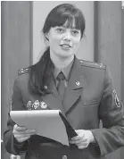 ??  ?? Гвардии старший лейтенант Мария Сясева