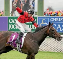  ?? PHOTO: GETTY IMAGES ?? Jockey Racha Cuneen riding La Diosa celebrates winning the Group I 1000 Guineas at Riccarton.