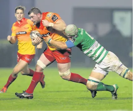  ??  ?? > Morgan Allen powers over for the first of his two tries