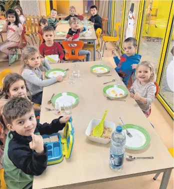  ?? FOTO: ANGELA HERMLE ?? Was künftig im Kindergart­en auf den Tisch kommt, war Thema im Gemeindera­t.