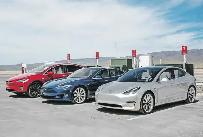  ?? Dnešní vlajkovou lodí výroby elektromob­ilů se stala Tesla a její dominantní vlastník Elon Musk, například Tesla Model 3. FOTO TESLA ?? Nový úspěch.