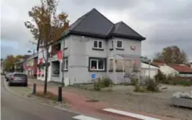  ?? FOTO GVB ?? Het café in Achel is zwaar beschadigd na een brandstich­ting en wordt gesloopt.