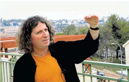  ?? ?? Lyriker und Siedler Eliaz Cohen setzt sich seit mehr als 20 Jahren für eine friedliche Lösung des Nahost-Konflikts ein