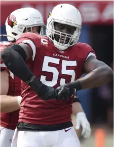  ??  ?? I REMEMBER YOU! Arizona’s Chandler Jones celebrates one of his five sacks against the Titans last Sunday.