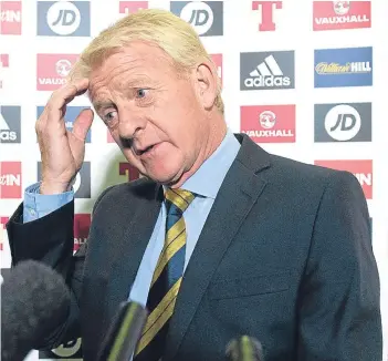  ?? Pictures: SNS Group. ?? Left: Gordon Strachan at yesterday’s squad announceme­nt at Hampden; and, clockwise from above, three of the players the manager hopes can bring positivity to the squad: Mark Reynolds, Kenny McLean and Jamie Murphy.