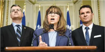  ?? PHOTO SIMON CLARK ?? « Le Québec n’a pas les capacités d’accueillir toute la misère du monde », a plaidé hier la députée Nathalie Roy entourée des députés Éric Caire (G) et François Bonnardel (D).