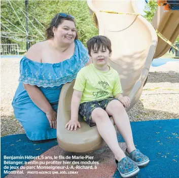  ?? PHOTO AGENCE QMI, JOËL LEMAY ?? Benjamin Hébert, 5 ans, le fils de Marie-pier Bélanger, a enfin pu profiter hier des modules de jeux du parc Monseigneu­r-j.-a.-richard, à Montréal.