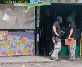  ??  ?? TRES PERSONAS FUERON ATACADAS CON ARMA DE FUEGO FRENTE AL MERCADO DE LOURDES. UNA DE ESAS PERSONAS FALLECIÓ AL LLEGAR A FOSALUD, MIENTRAS ERA ATENDIDA.