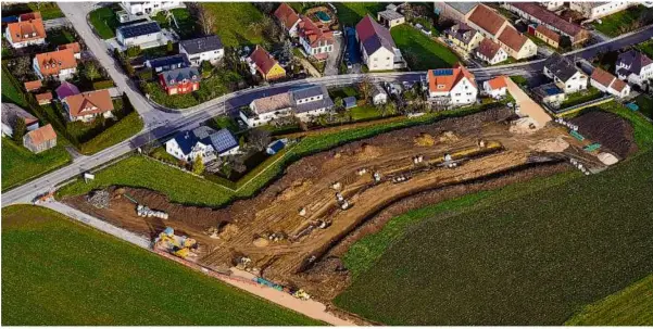  ?? Foto: Geyer-luftbild ?? Im Eglinger Baugebiet „Brühl“entstehen gerade 16 Bauplätze, sechs davon sind bereits reserviert.