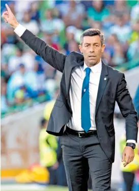  ??  ?? Pedro Caixinha, en el juego de ayer en el estadio Corona