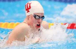  ??  ?? Lilly King competes in the women's 50-meter breaststro­ke final during the US swimming national championsh­ips on Thursday. (AFP)