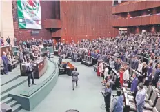  ??  ?? En la Cámara de Diputados, la fracción priísta impulsa que el INEE pueda promover acciones contra leyes que vulneren la educación en México.