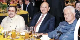  ??  ?? President-Mayor Joseph E. Estrada; AUB Chairman Jacinto L. Ng, Sr.; and Hon. Cesar Virata