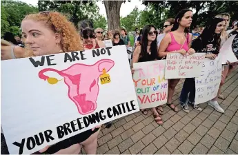  ?? ?? Protesta en defensa del derecho al aborto en Kansas, en junio del año pasado