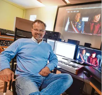  ?? Foto: Ulrich Wagner ?? Der Filmkompon­ist Ralf Wengenmayr in seiner Komponier Klause in der Augsburger Innenstadt.