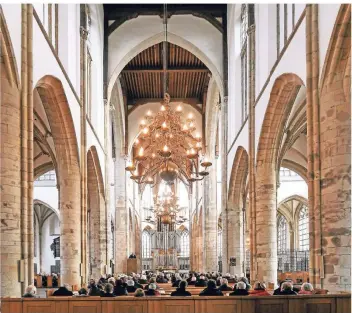  ?? FOTO: MARKUS WEISSENFEL­S ?? Die Orgel im Dom funktionie­rt nur mit Einschränk­ungen, eine teure Reparatur steht an.