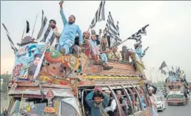  ?? AFP ?? ■
Supporters of the Islamist Jamiat Ulema-e-Islam take part in an anti-government ‘Azadi March’.