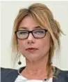  ??  ?? Dall’alto: l’ex schermitri­ce Diana Bianchedi, 48 anni, organizzer­à la sessione
Cio (Comitato Olimpico Internazio­nale) a Milano nel 2019; Rossana Ciuffetti, capo della Scuola dello Sport; Cecilia D’angelo, all’area promozione.