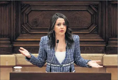  ?? / MASSIMILIA­NO MINOCRI ?? Inés Arrimadas, portavoz de Ciudadanos, en el pleno de investidur­a.