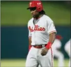 ?? JIM COWSERT — THE ASSOCIATED PRESS ?? Phillies third baseman Maikel Franco is reluctant to make the first move, even though manager Pete Mackanin has said his door is open for a much-needed line of communicat­ion.