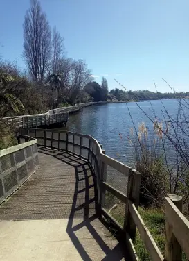  ??  ?? Below left: The Karapiro section of the Waikato River Trails. Photo by Carey Reynolds, Matamata.